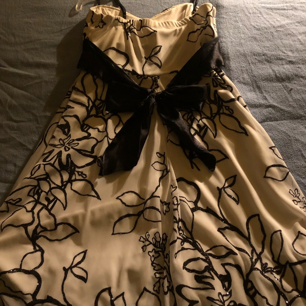 Dress - Picture 2 of 3